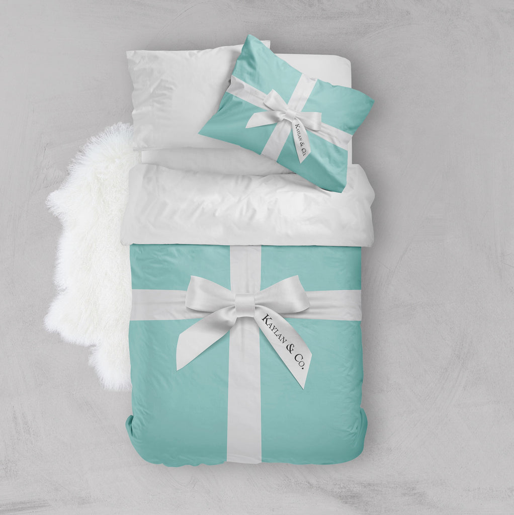 Name & Co Personalized Fashion Crib and Toddler Bedding Collection