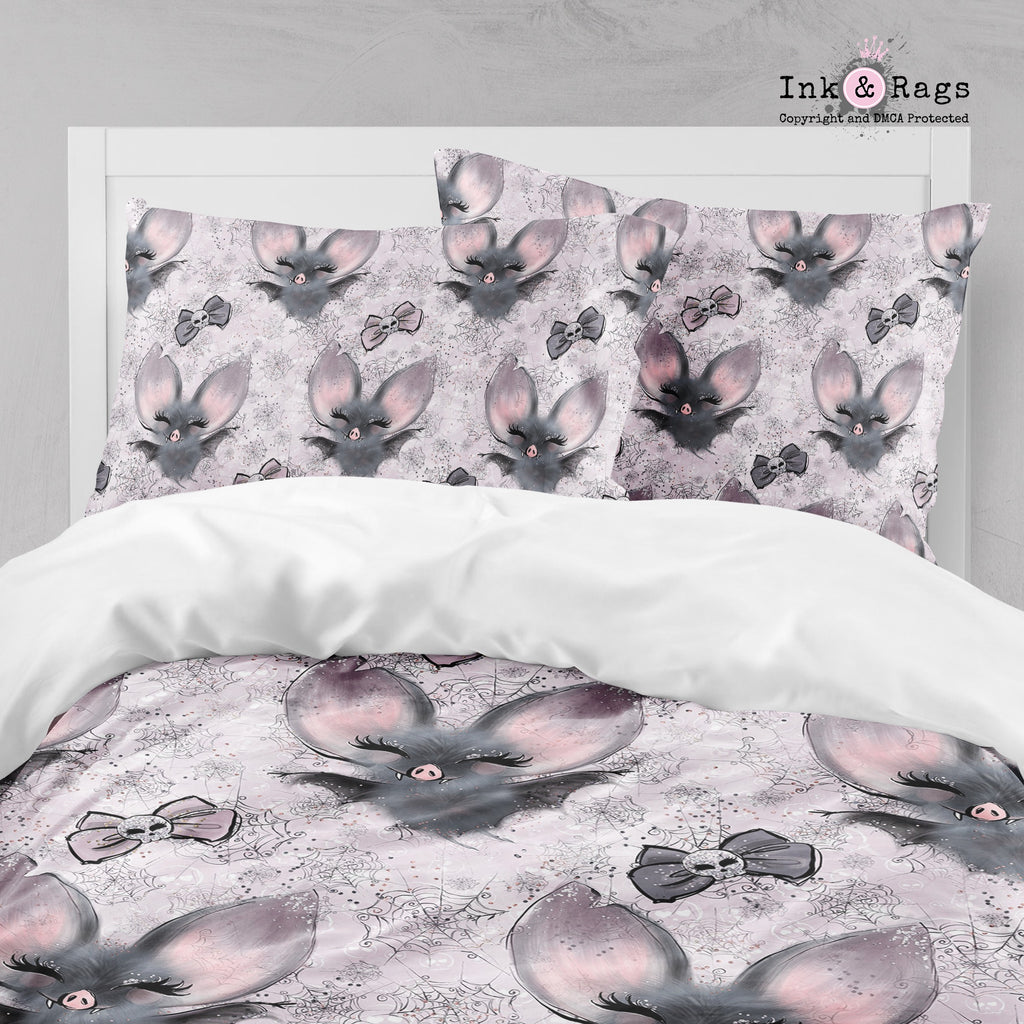 Little Bats and Bows with Spider Webs and Skulls Big Kids Bedding